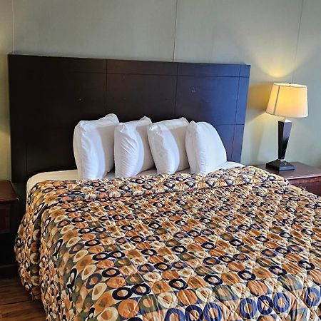 Astoria Hotel West دانفيل المظهر الخارجي الصورة